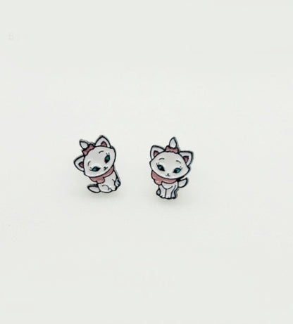 Cute Disney characters earrings Marie cat unbalance earrings