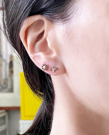 Black cubic setting tiny honey bee and daisy flower earrings