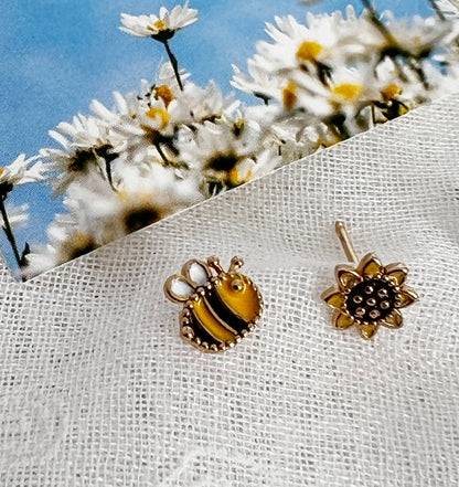 Cute honey bee and daisy flower earrings