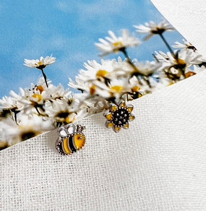 Cute honey bee and daisy flower earrings