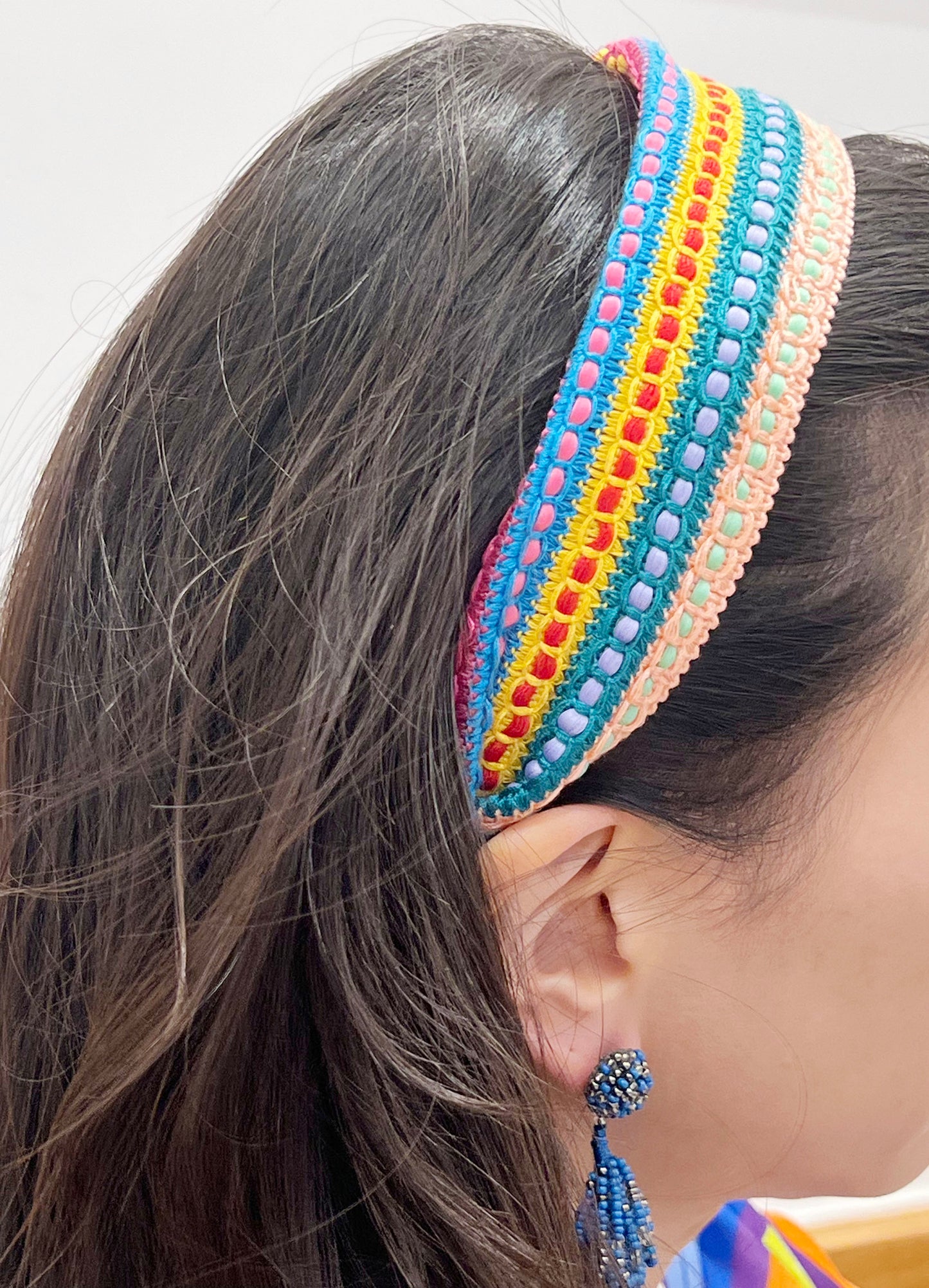 Hand made wide hairband with a vivid color scheme and full of ethnic vibes.-5cm