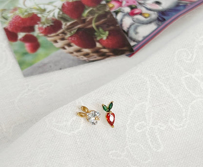 Tiny cubic setting Rabbit and. carrot stud earrings