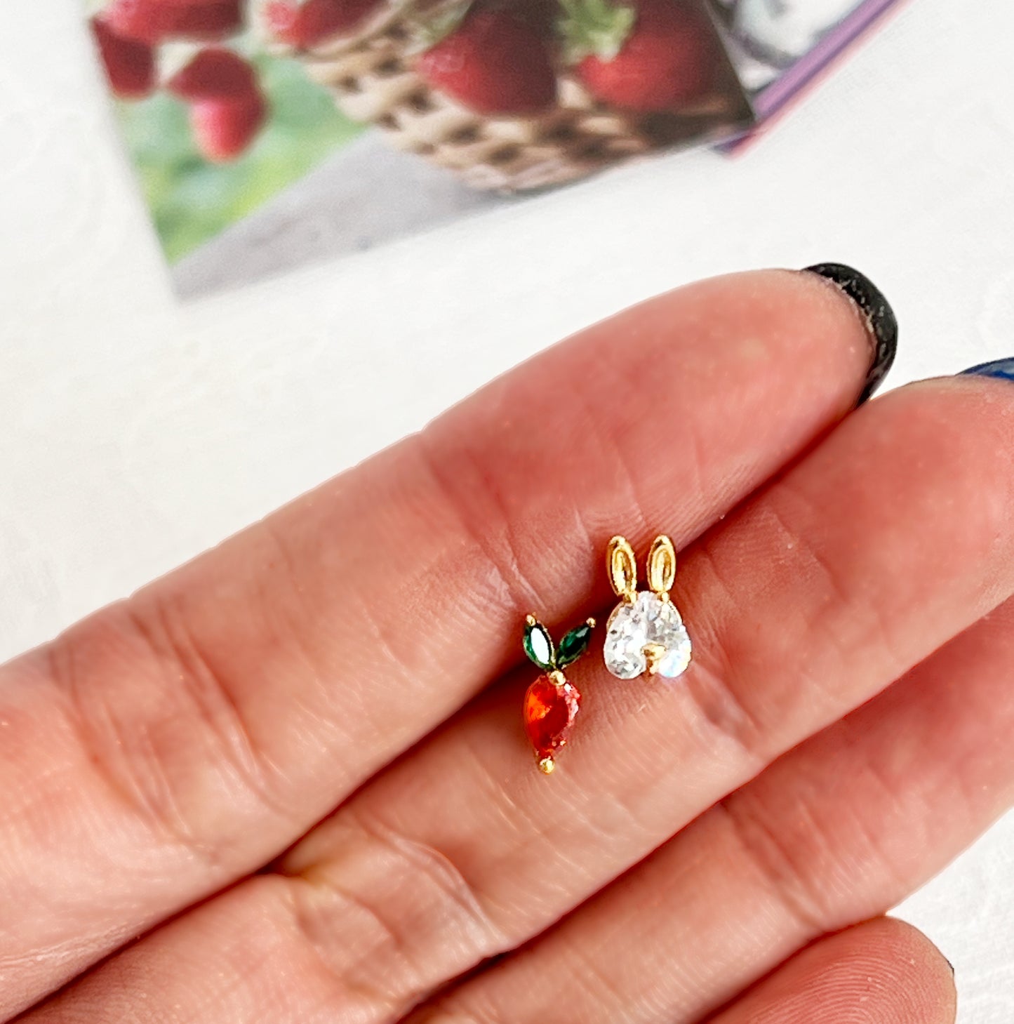 Tiny cubic setting Rabbit and. carrot stud earrings