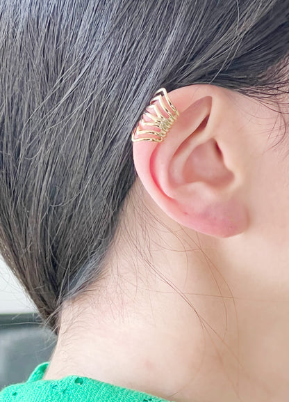 Wide and multi lines ear cuff, bold ear cuff ,non pierced conch ear cuff Conch pearl earrings  Huggie ear cuff