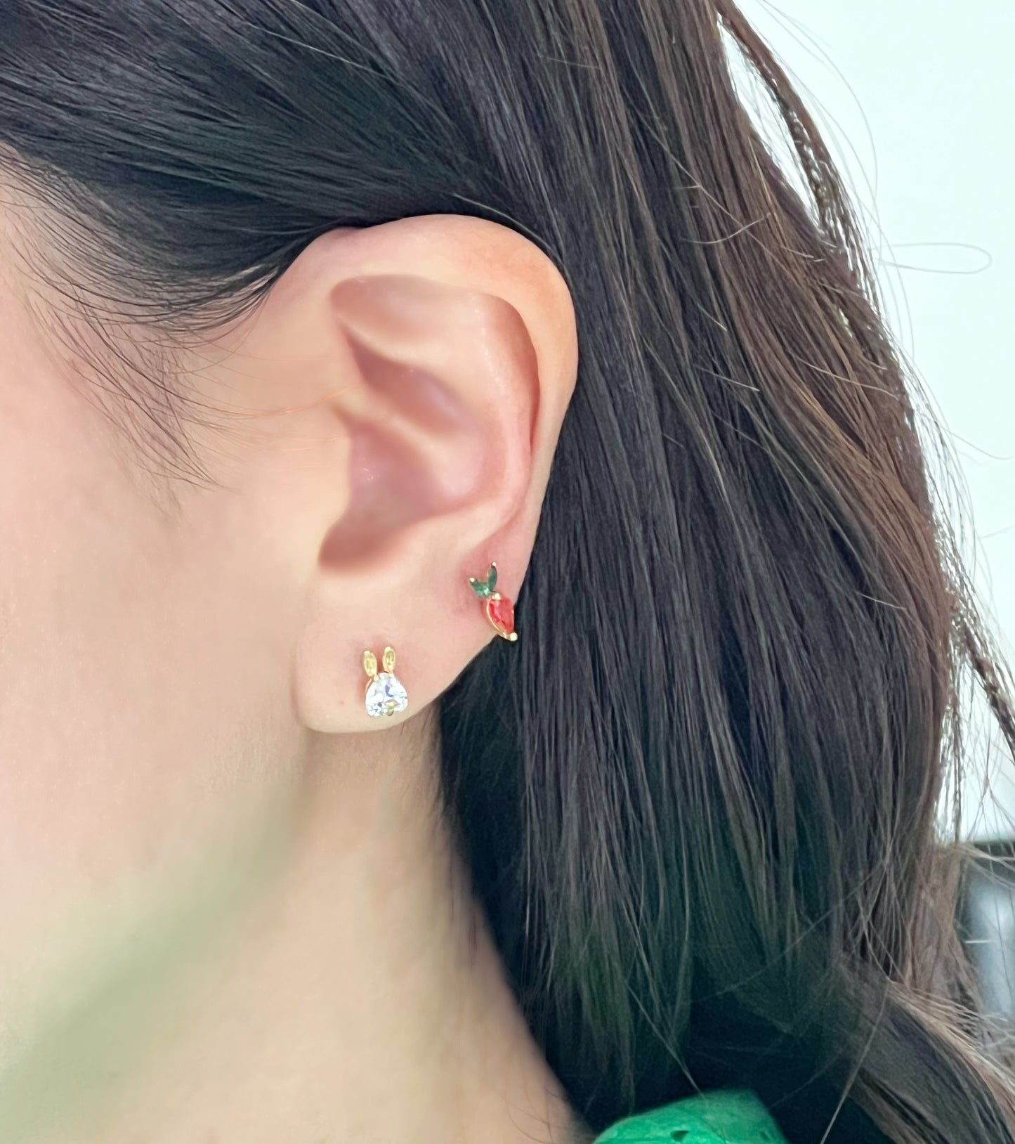 Tiny cubic setting Rabbit and. carrot stud earrings