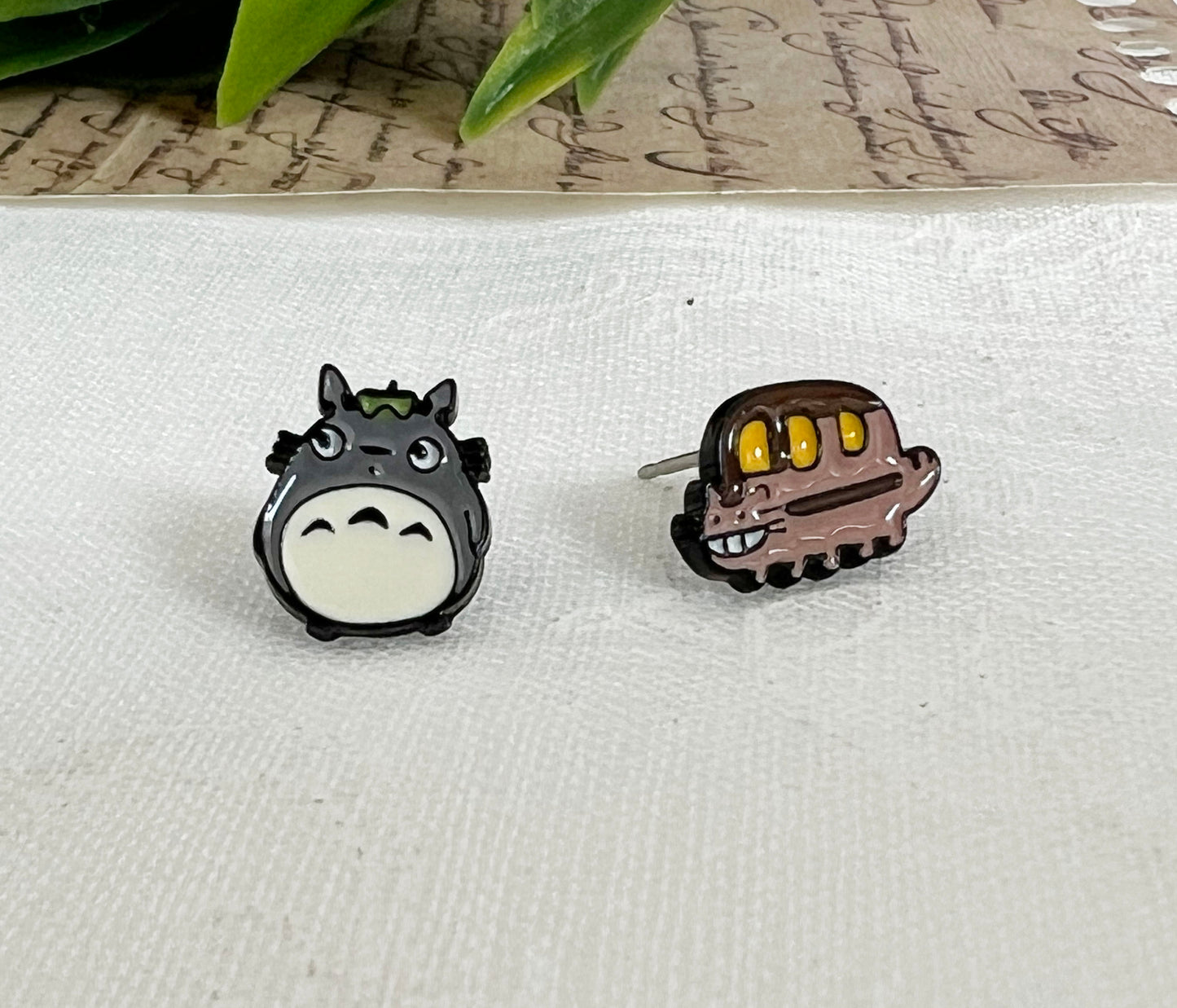 Ghibli Studio Earrings, Totoro and  Nekobasu unbalance earrings ,My neighbor Totoro cat bus earrings, cute character earrings Japanese Anime