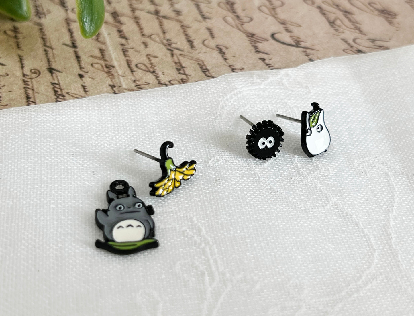 Totoro two ways earrings ,Totoro and Susuwatari post earrings Mei ,My neighbor Totoro stud earrings