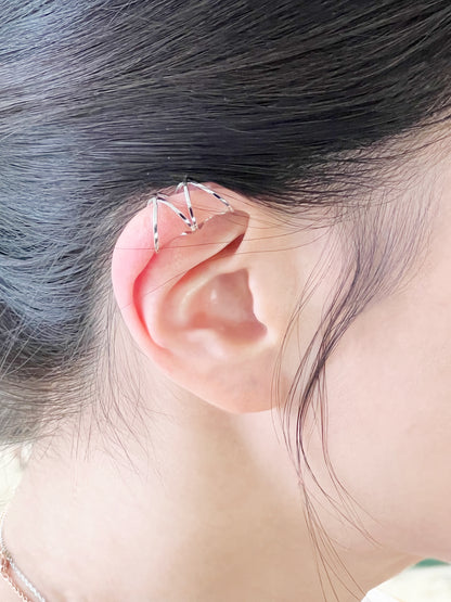 Wide and multi lines ear cuff, bold ear cuff ,non pierced conch ear cuff Conch pearl earrings  Huggie ear cuff