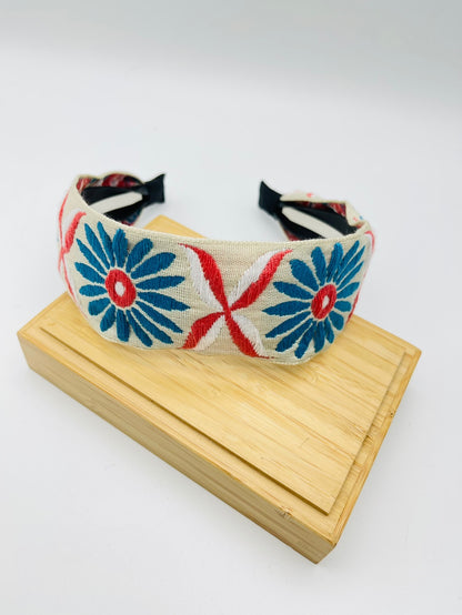 Hand made wide hairband with flowers pattern full of ethnic vibes.-5cm