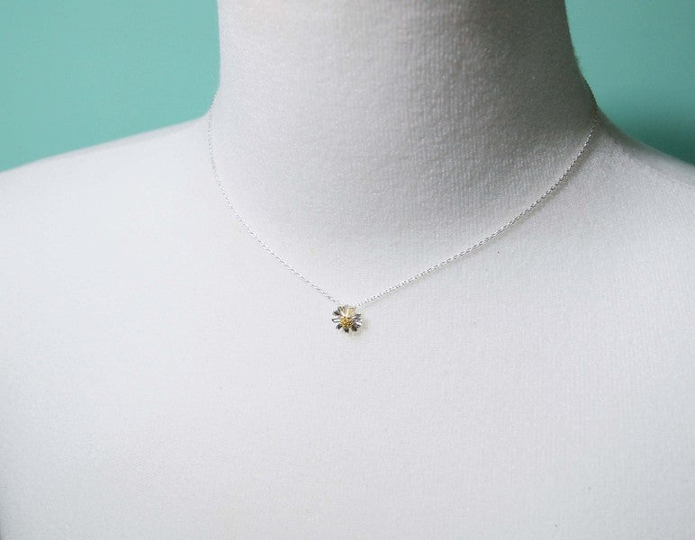 White Daisy flower pendant necklace-3(925 sterling silver / plated over Brass)