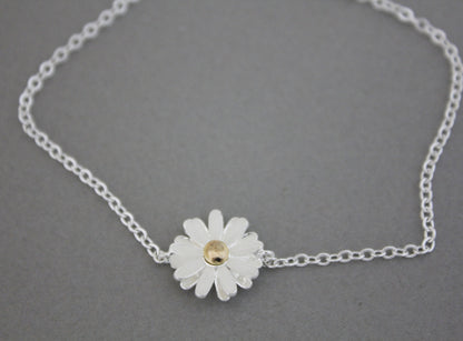 White Daisy flower pendant bracelet (925 sterling silver / plated over Brass)