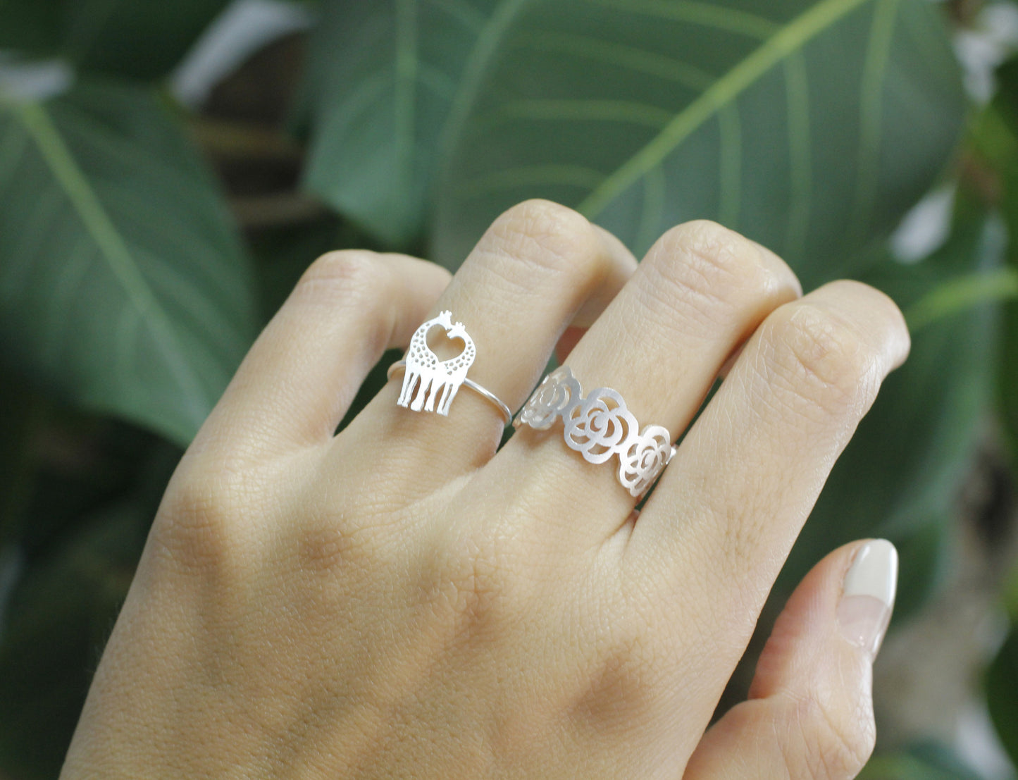 Loving Giraffe adjustable ring in silver/ gold, R0009G