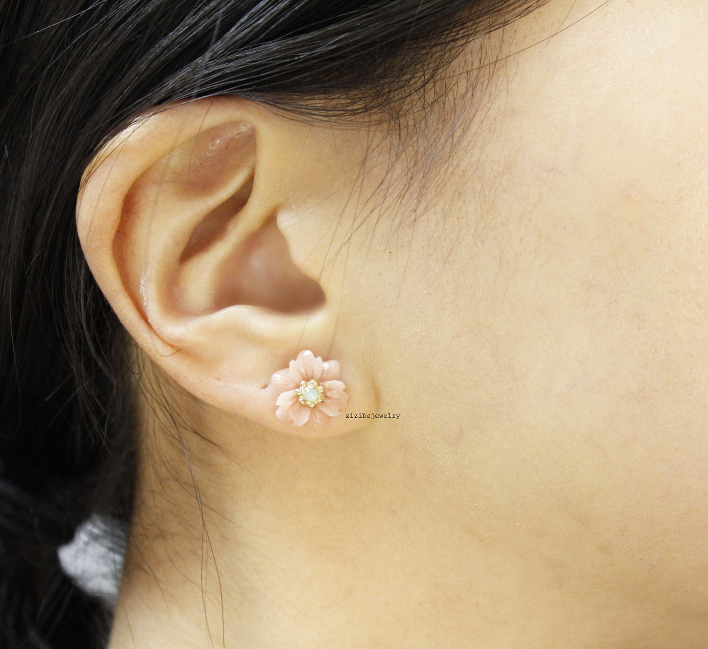 Antique and Vintage White Daisy Flower earrings detailed in swarovski stone