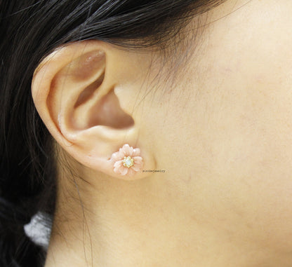 Antique and Vintage White Daisy Flower earrings detailed in swarovski stone