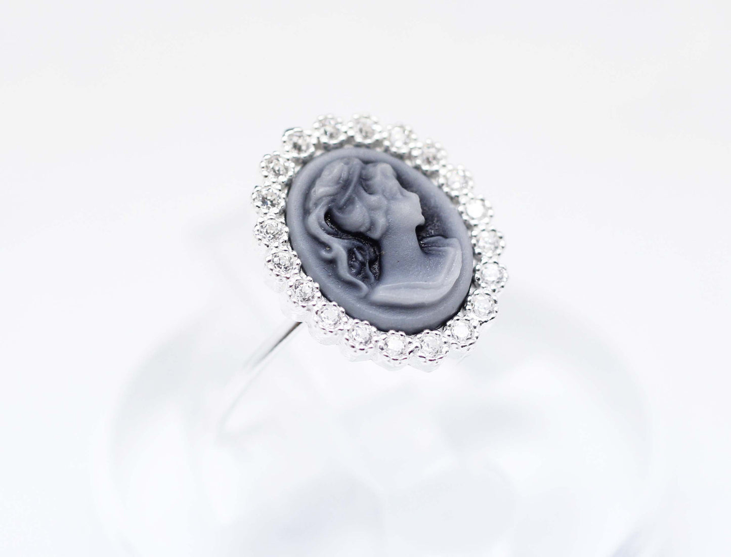 925 sterling silver Classic Cameo Ring detailed with CZ in Pink / Blue