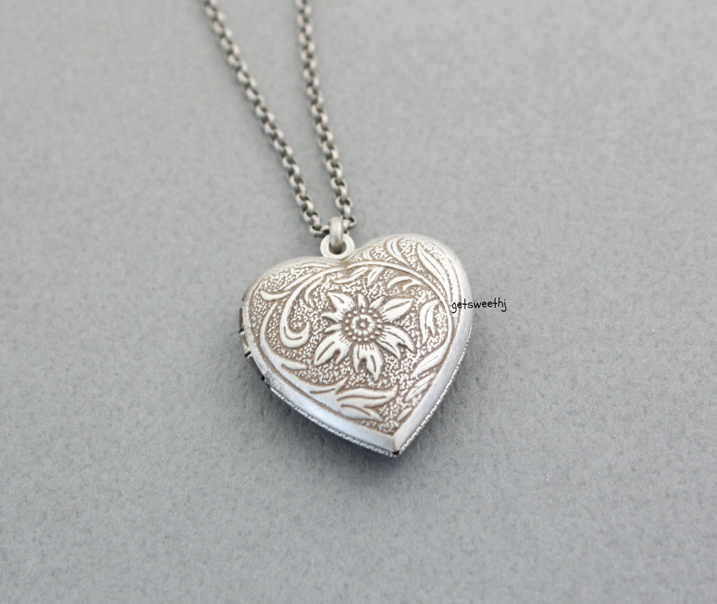 Antique style Heart Locket Necklace, N0308S