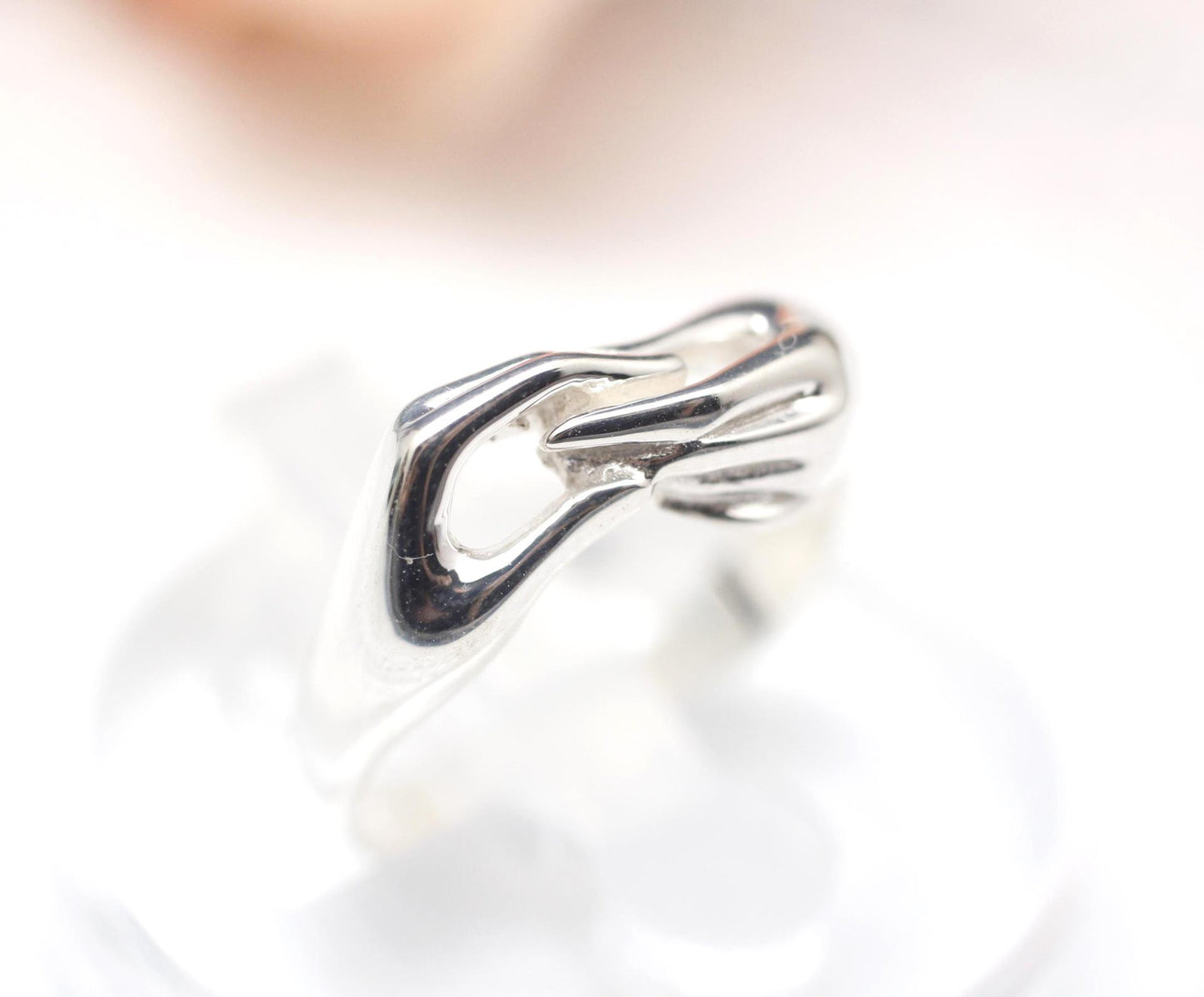 925 Sterling Silver Holding Hands Ring