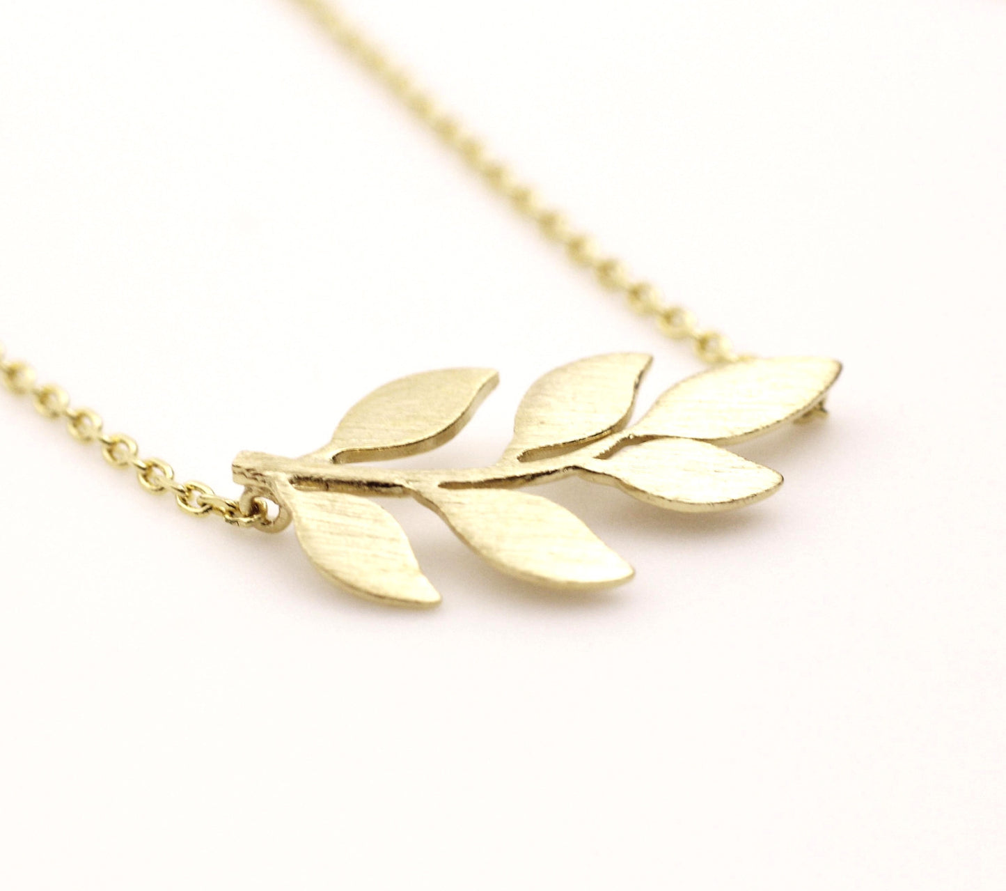 Siadeways Bay Leaf pendant necklace in Gold / Silver / Rose Gold