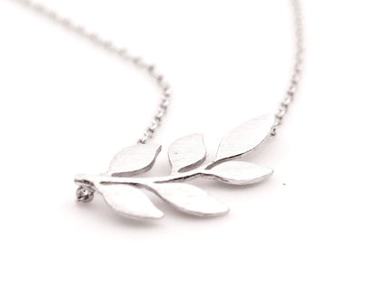 Siadeways Bay Leaf pendant necklace in Gold / Silver / Rose Gold