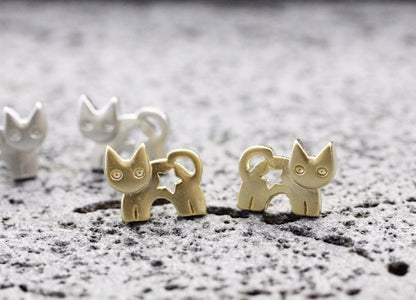 Cute Kitty cat stud earrings in 2 colors