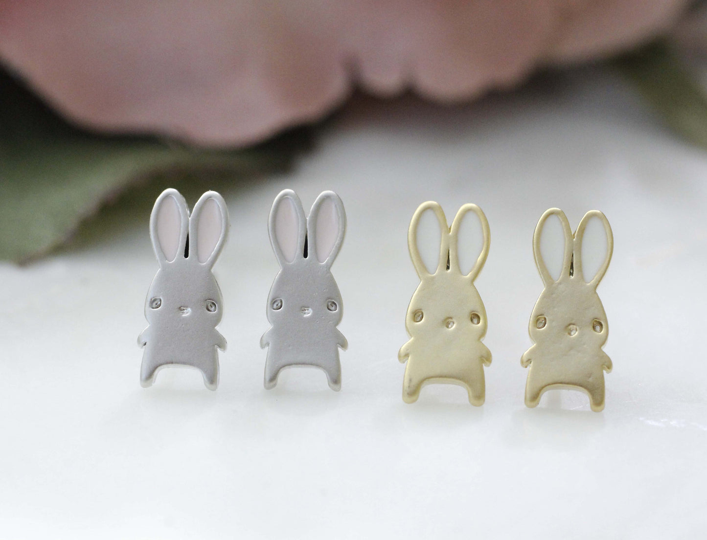 Cute Rabbit stud earrings in 2 colors