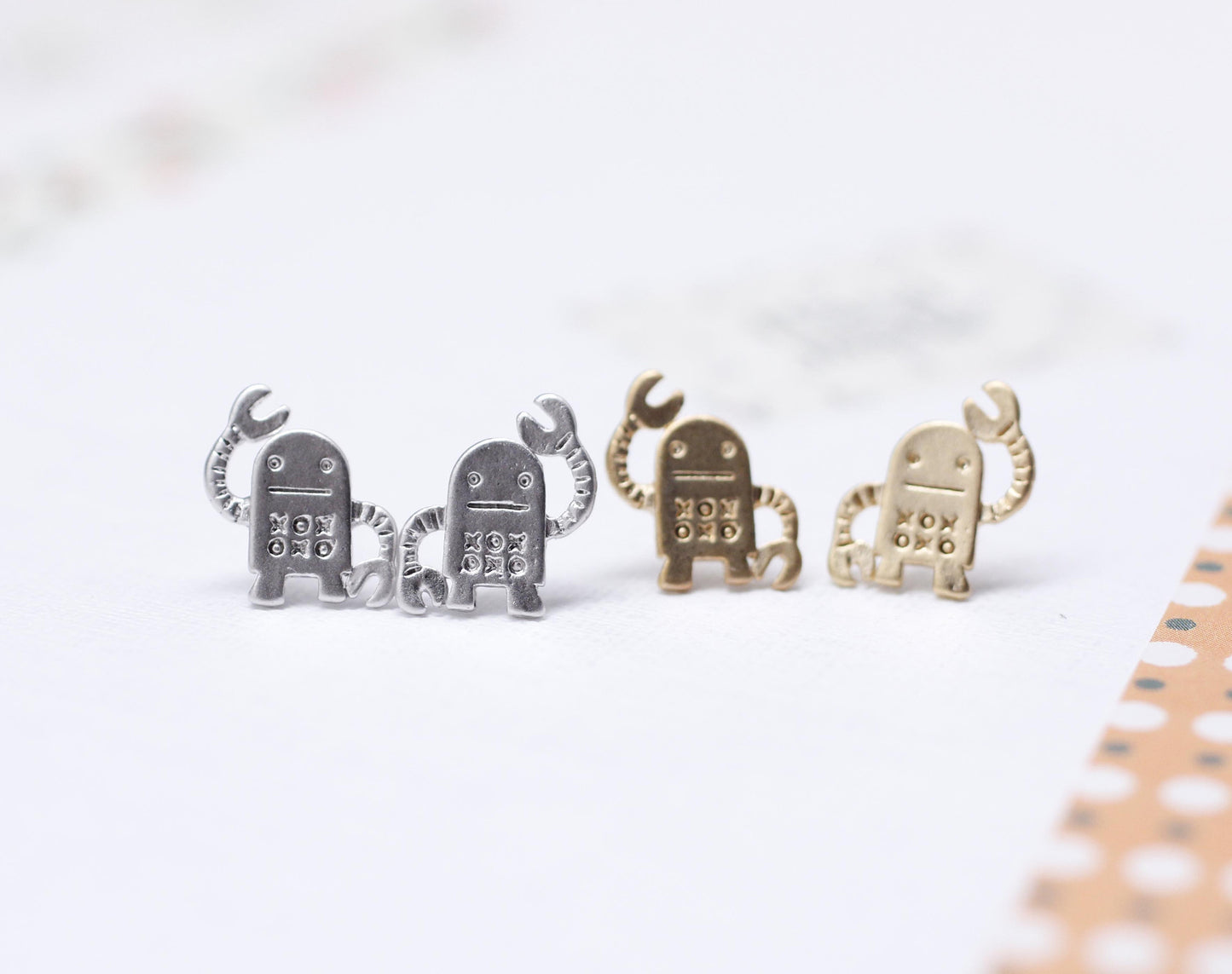 cute and unique robot post earrings( gold /silver)