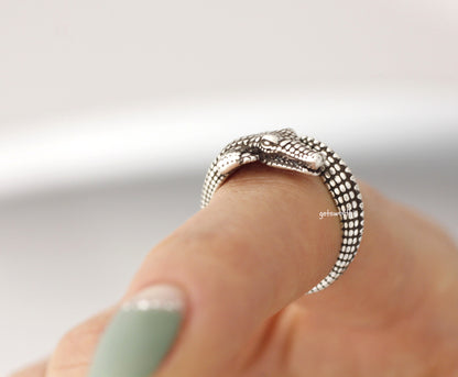 Antique style Alligator or Crocodile Adjustable Wrap Ring, R0275S