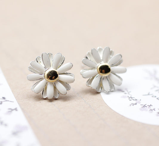 White Daisy flower studs earrings (925 sterling silver / plated over Brass)