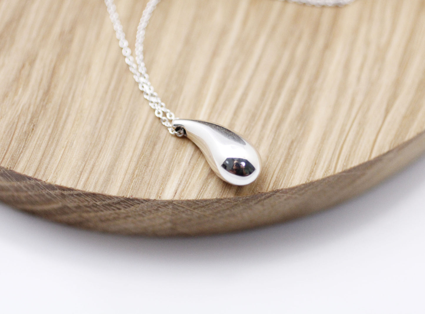 925 Sterling Silver Tear drop / Water Drop pendant Necklace.