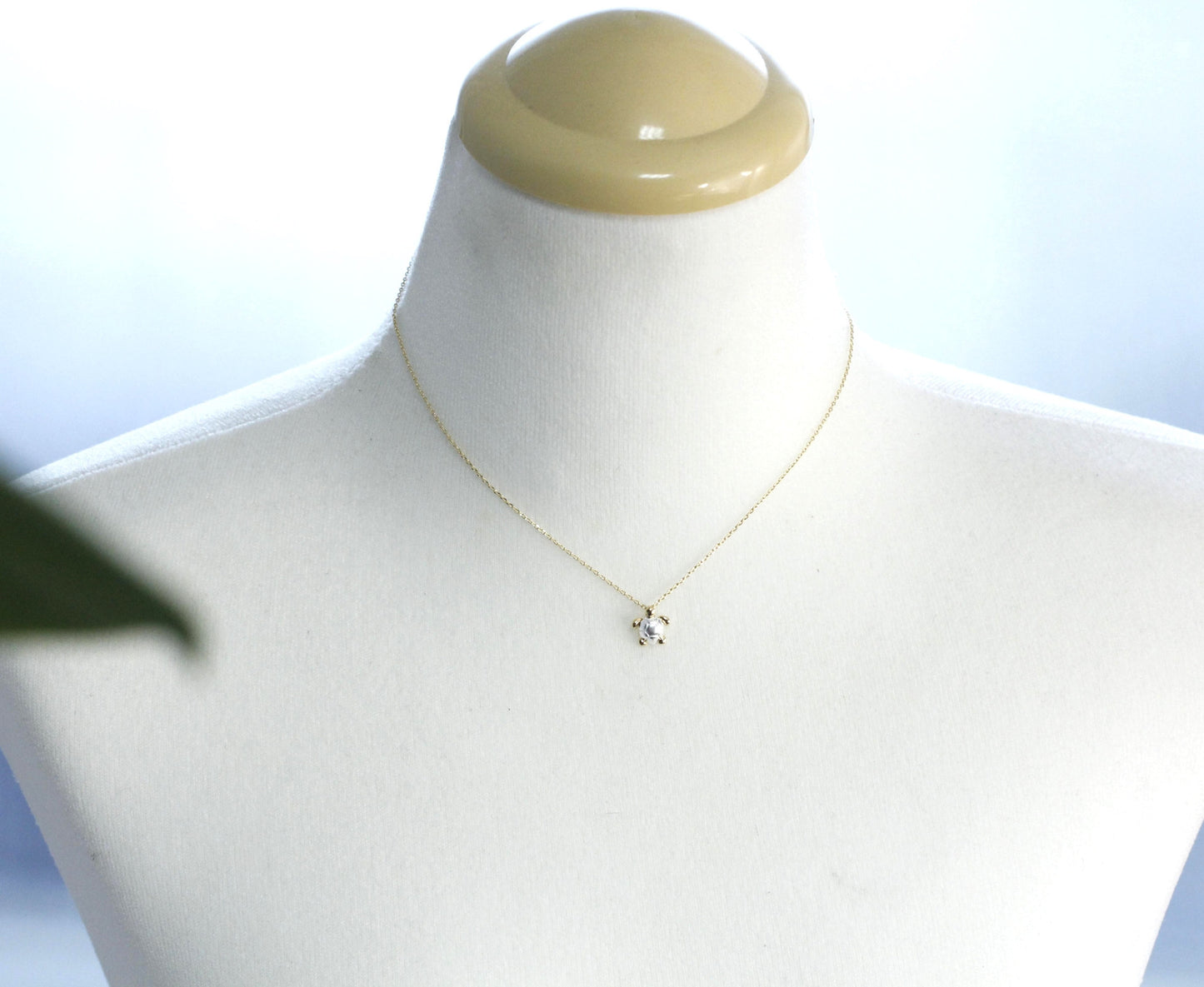 Tiny Turtle pendant necklace in gold / silver