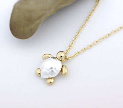 Tiny Turtle pendant necklace in gold / silver