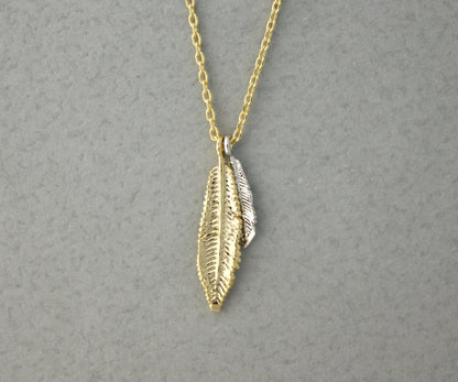 Feather Leaf Pendant Necklace in Gold / Silver