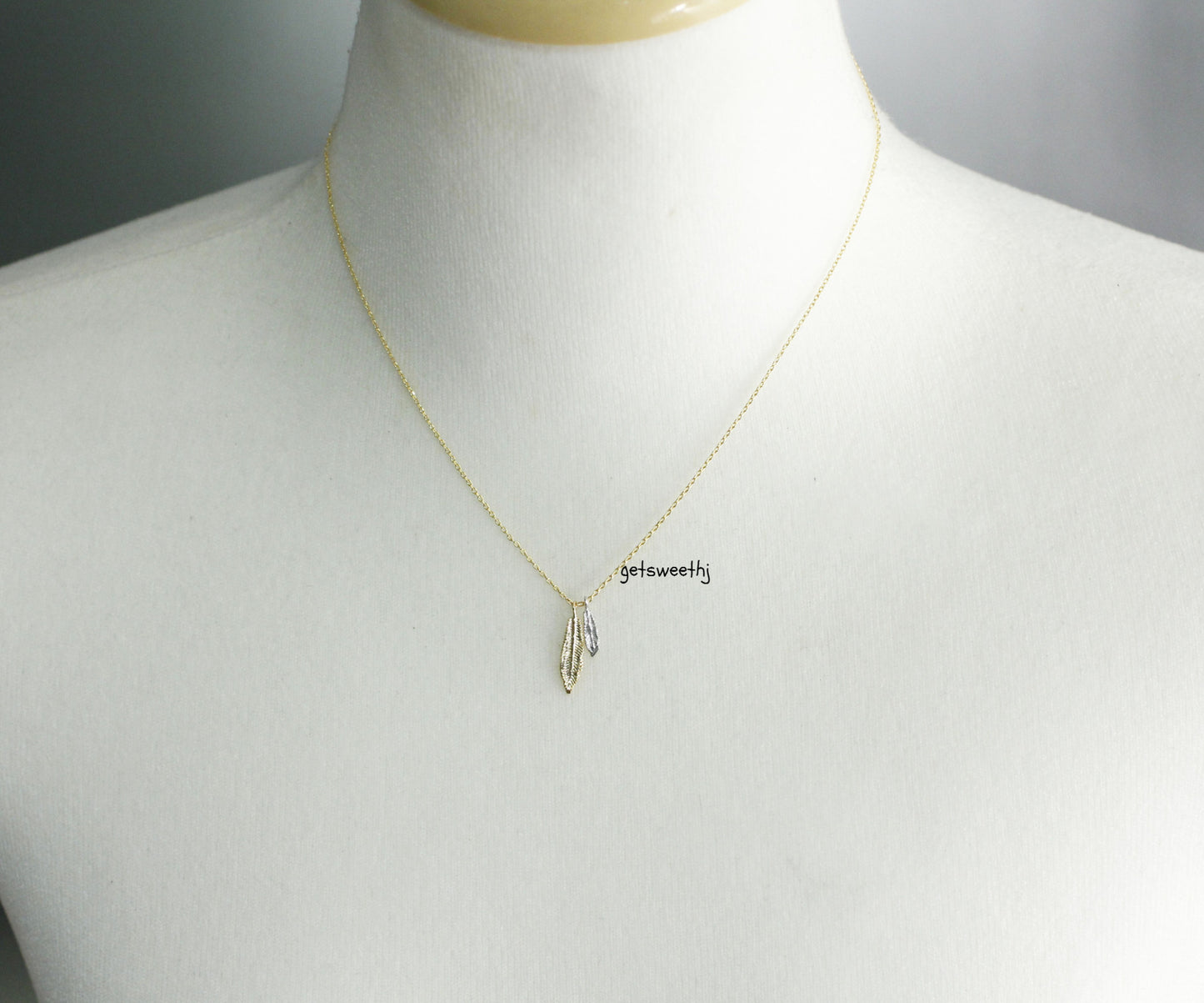 Feather Leaf Pendant Necklace in Gold / Silver