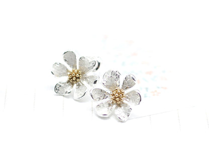 White Daisy flower Earrings