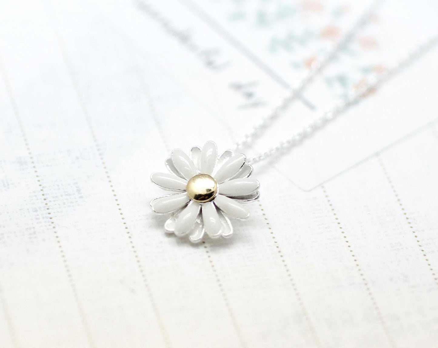 White Daisy flower pendant necklace (925 sterling silver / plated over Brass)