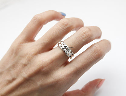 925 Sterling Silver 2 line Stud Ring , Pyramid Eternity Ring
