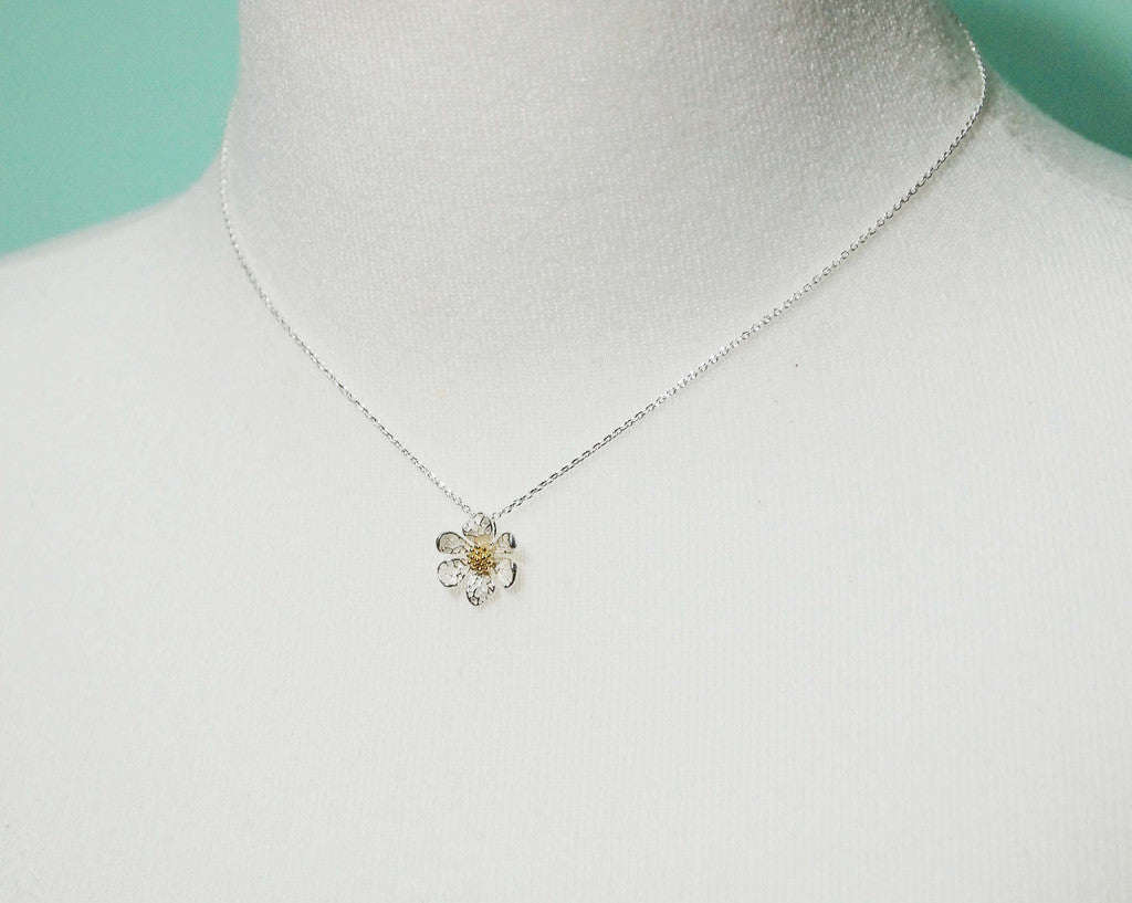 White Daisy flower pendant necklace