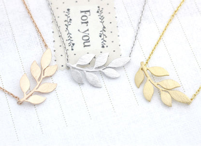 Siadeways Bay Leaf pendant necklace in Gold / Silver / Rose Gold