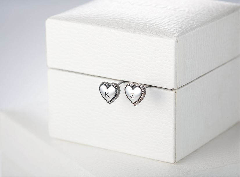 925 Sterling Silver Heart / Circle Alphabet Stud Earring (A to Z) ,E1068S