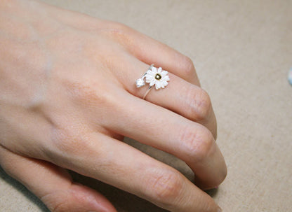 White Daisy Flower with Crystal- Adjustable Ring (925 sterling silver / plated over Brass)